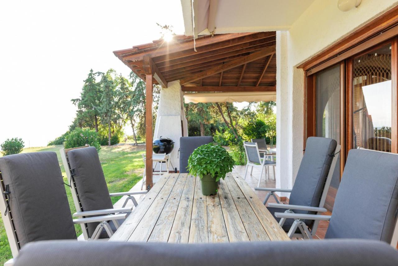 Luna Villa Private Beach Nea Irakleia Extérieur photo