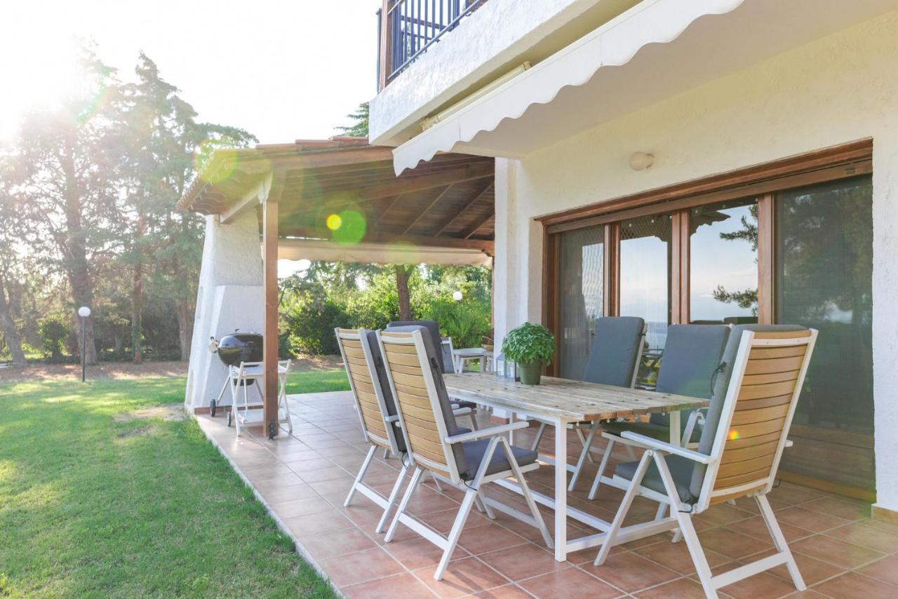Luna Villa Private Beach Nea Irakleia Extérieur photo